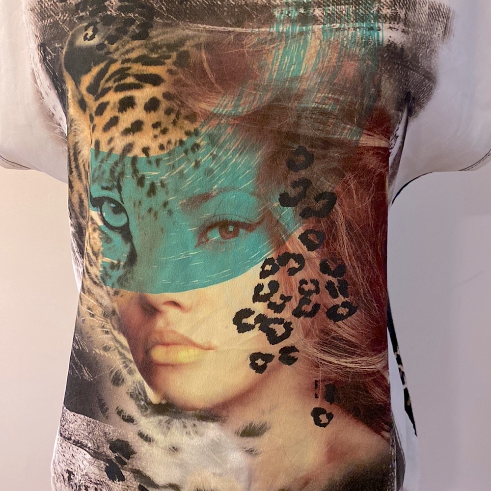 Love J woman top shirt sz M jersey on back stripe animal print/face tiger eye - Picture 4 of 8
